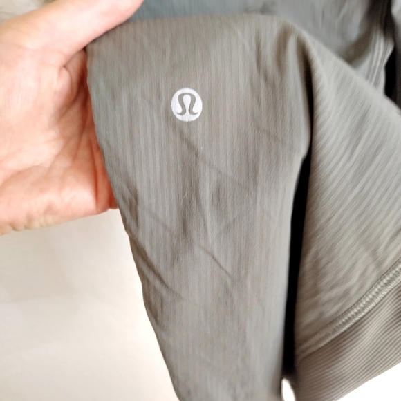 Lululemon Dance Studio Crop  25" Grey Sage Sz 10 - Picture 7 of 8
